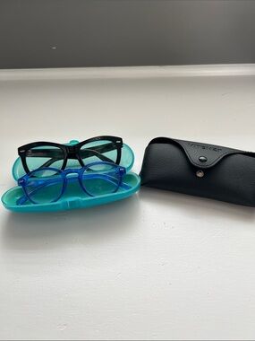 Black Readers 1.75 strength and Blue Readers 2.50 strength